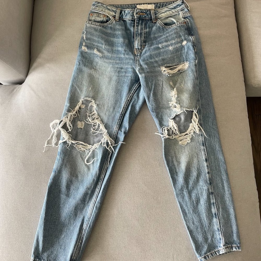 TOPSHOP HIGH WAISTED RIPPED MOM JEANS women's size 26, length short